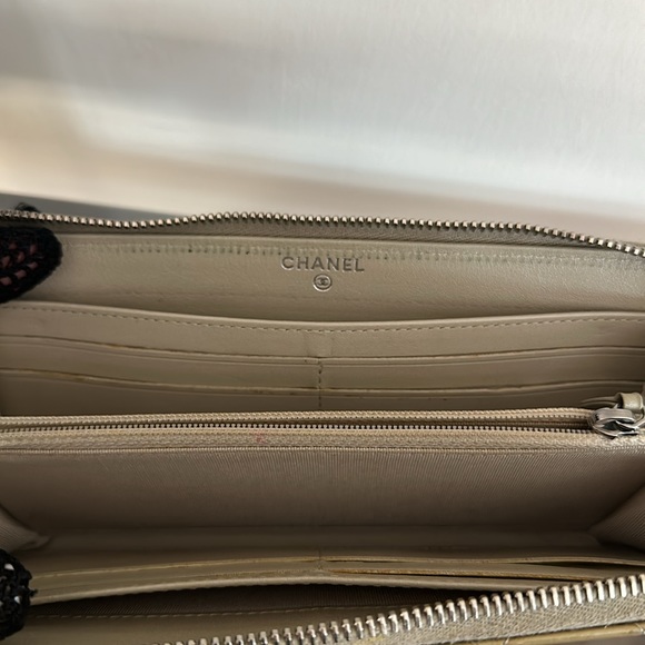 BLACK FRIDAY GIVEAWAY! Chanel Patent Leather Quilted Champagne Wallet - Picture 10 of 16